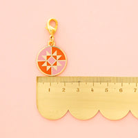 Sarah Hearts - Zipper Charm - Round Quilt Star