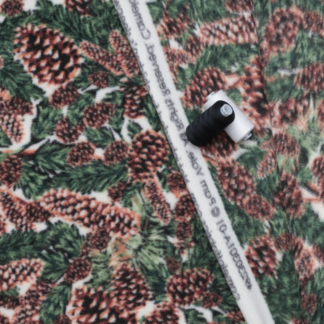 Camelot - Fleece - Pinecones - Multi