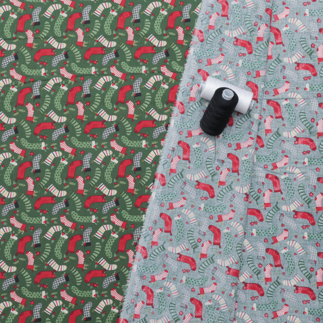 Riley Blake - Cotton - Charming Christmas - Stockings - Green