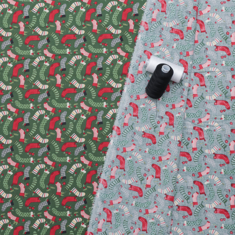 Riley Blake - Cotton - Charming Christmas - Stockings - Green