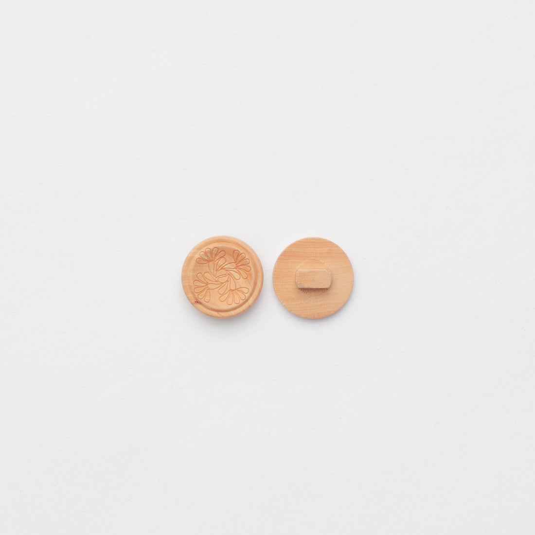 Elan - Shank Button - 20mm - Floral - Natural
