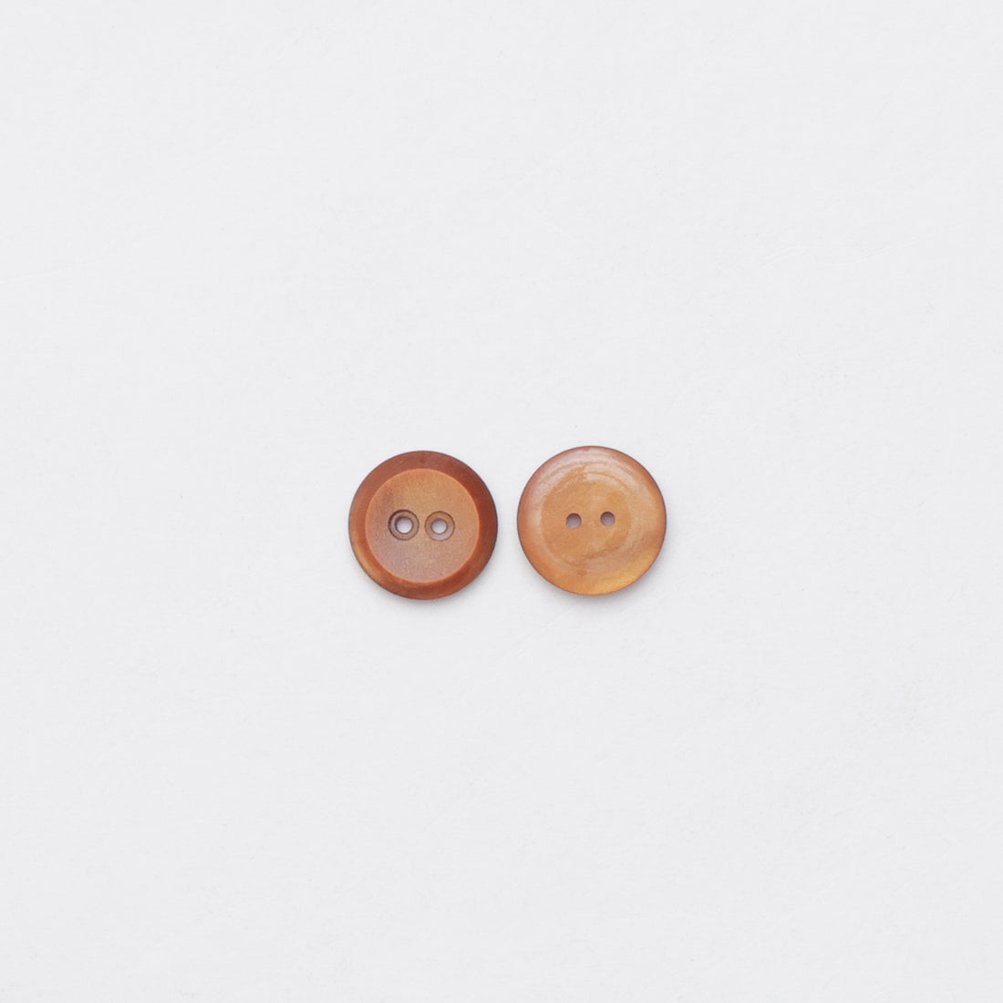 Elan - 2-Hole Button - 15mm - Cinnamon