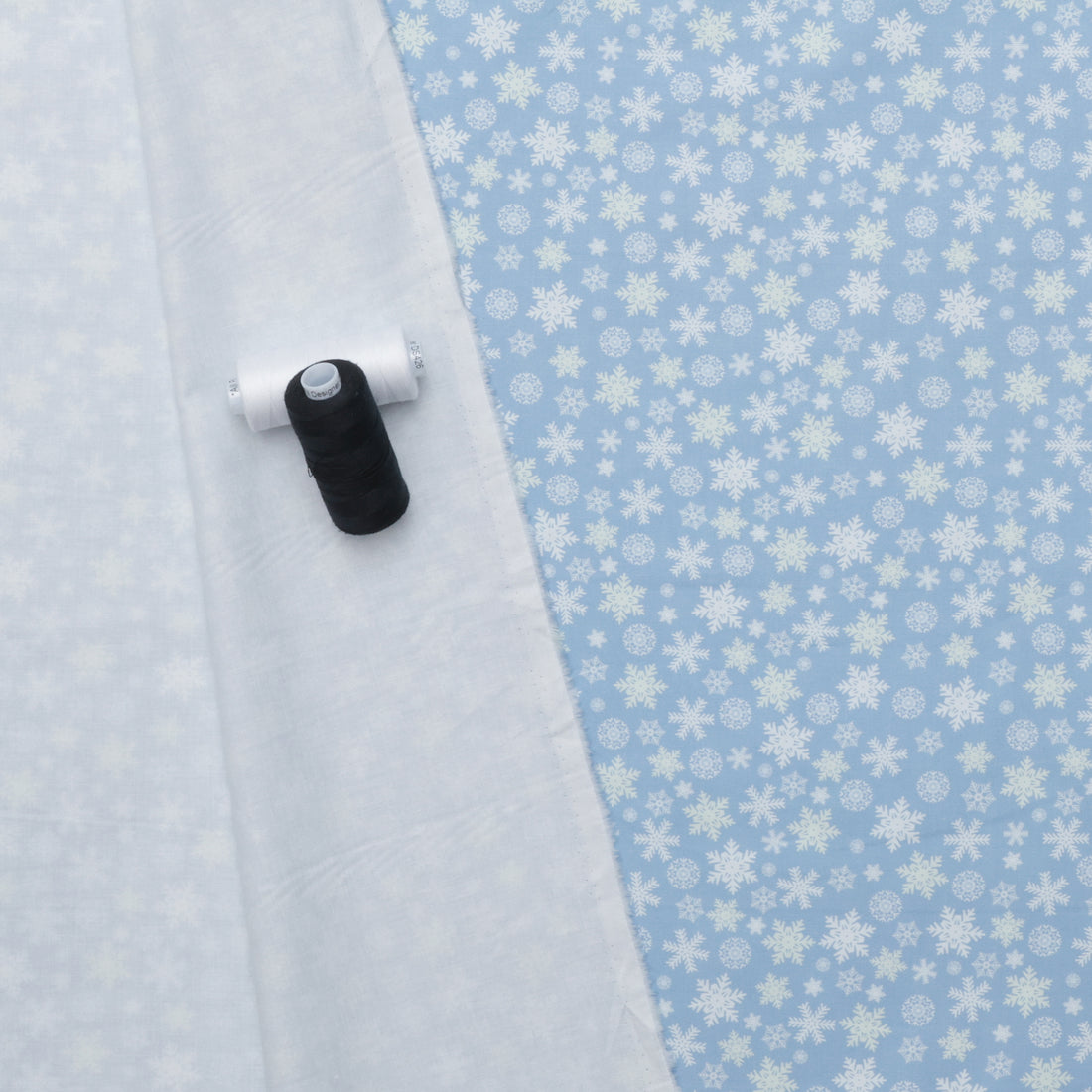 Camelot - Cotton - Winter Land - Scattered Snowflakes - Blue