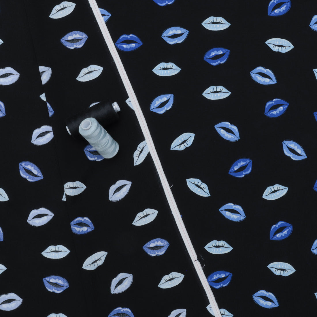 Viscose - Italian Crepe - Lips - Blue Black