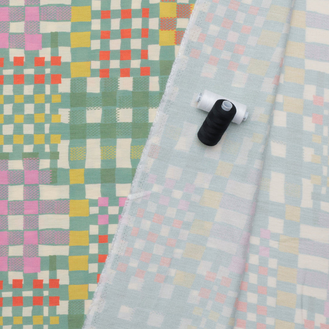 Rayon Blend - Santa Barbara - Crepe Print - Mint Pink