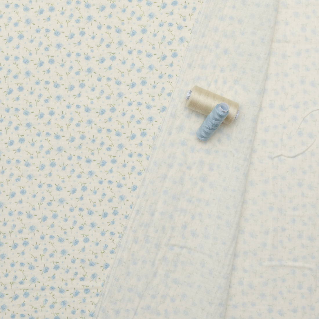 Cotton - Heirloom - Double Gauze - Ivory Blue Roses
