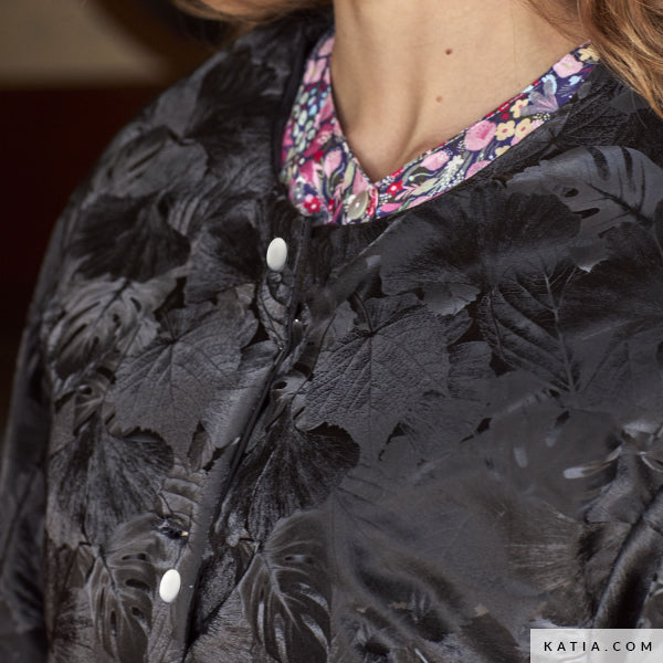 Katia - Viscose Blend - Phototechno Peach Skin - Black Flowers