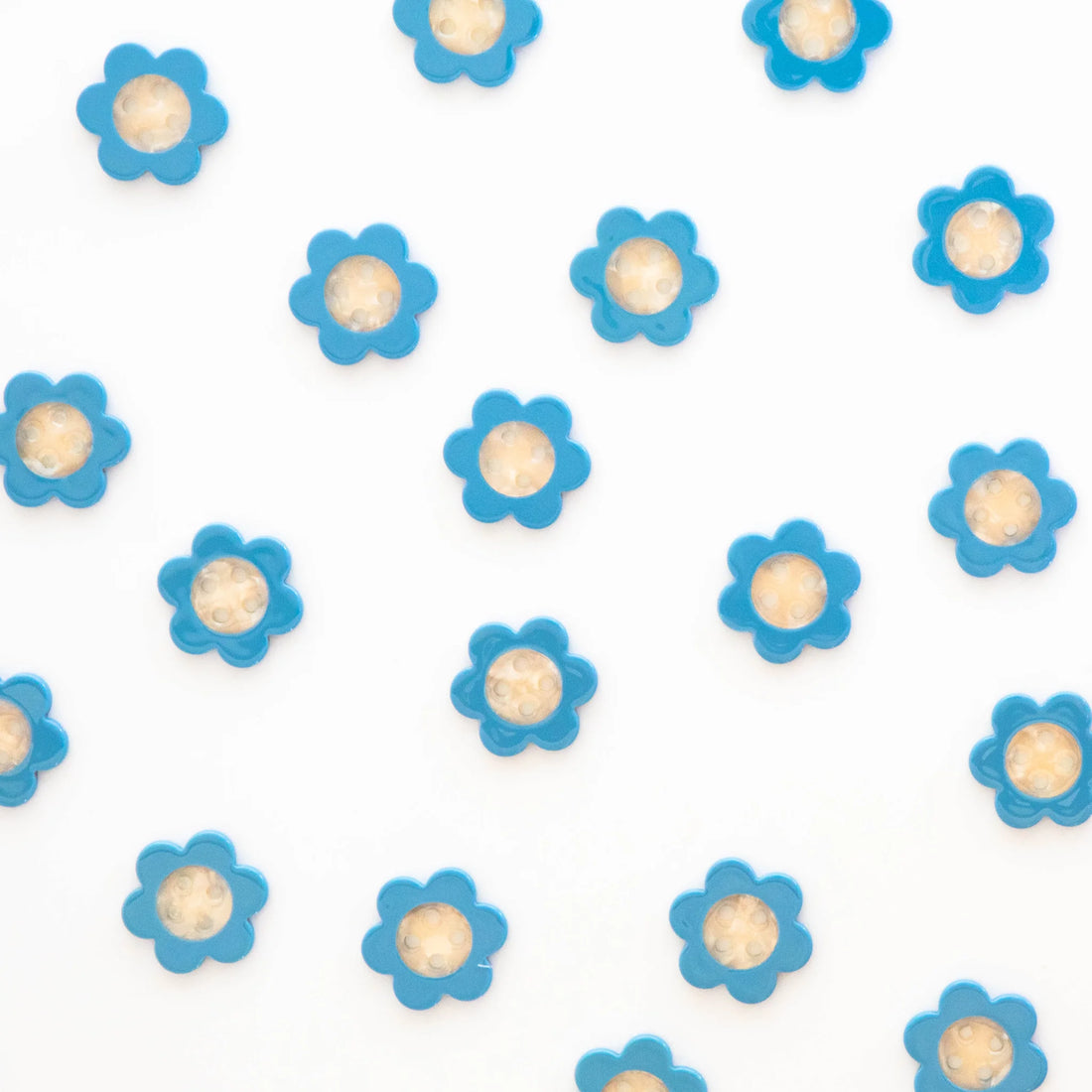 Sarah Hearts - Buttons - Blue Daisy - Large