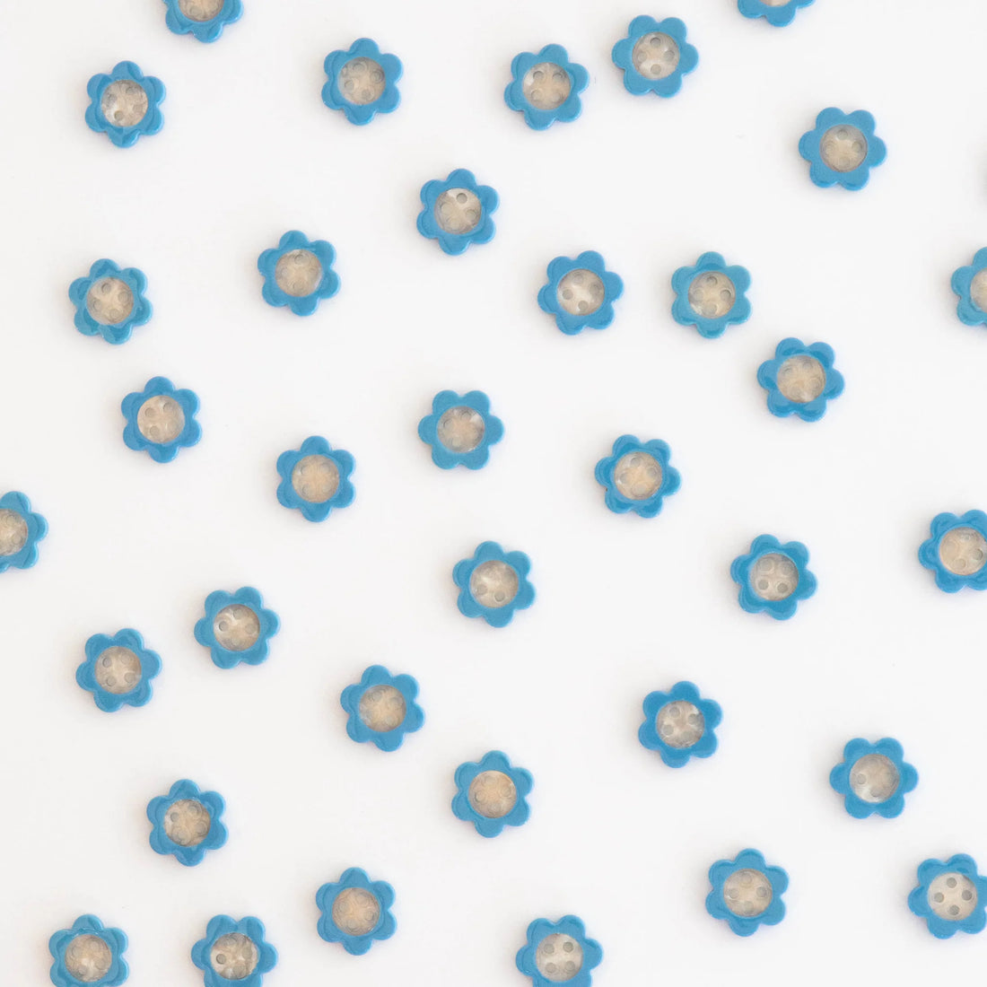Sarah Hearts - Buttons - Blue Daisy - Small